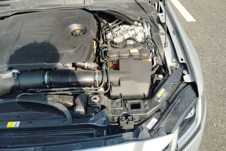 Used Jaguar XFL 2023 XFL 2.0T P250 Two-Wheel-Drive Prestige Luxury Gold Edition Engine Bay Left