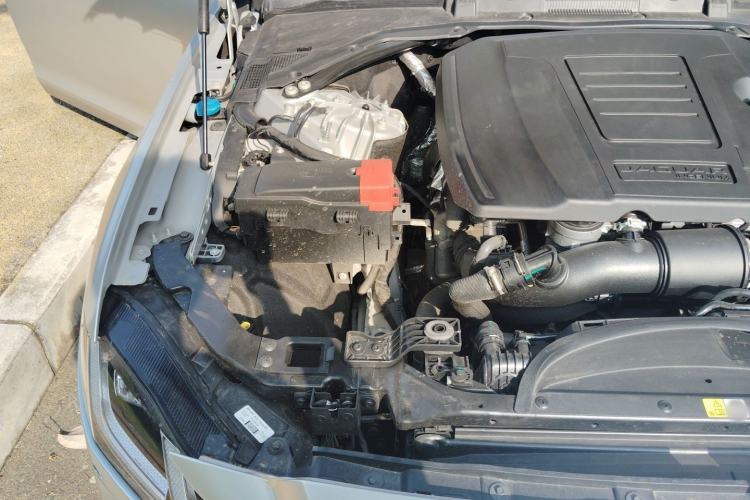 Used Jaguar XFL 2023 XFL 2.0T P250 Two-Wheel-Drive Prestige Luxury Gold Edition Engine Bay Right