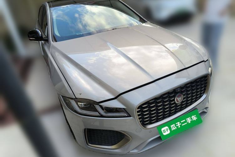 Used Jaguar XFL 2023 XFL 2.0T P250 Two-Wheel-Drive Prestige Luxury Gold Edition Exterior 2