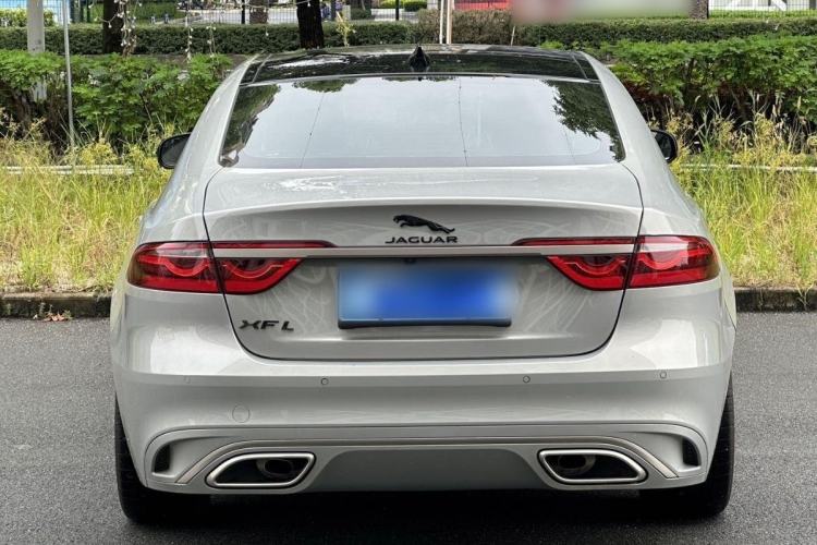 Used Jaguar XFL 2023 XFL 2.0T P250 Two-Wheel-Drive Prestige Luxury Gold Edition Exterior 4