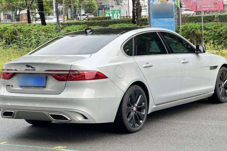 Used Jaguar XFL 2023 XFL 2.0T P250 Two-Wheel-Drive Prestige Luxury Gold Edition Exterior 5