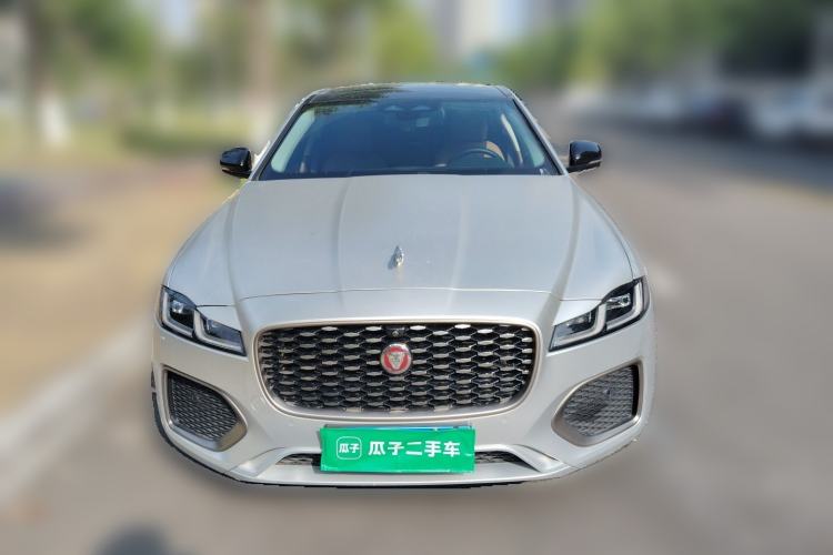Used Jaguar XFL 2023 XFL 2.0T P250 Two-Wheel-Drive Prestige Luxury Gold Edition Front