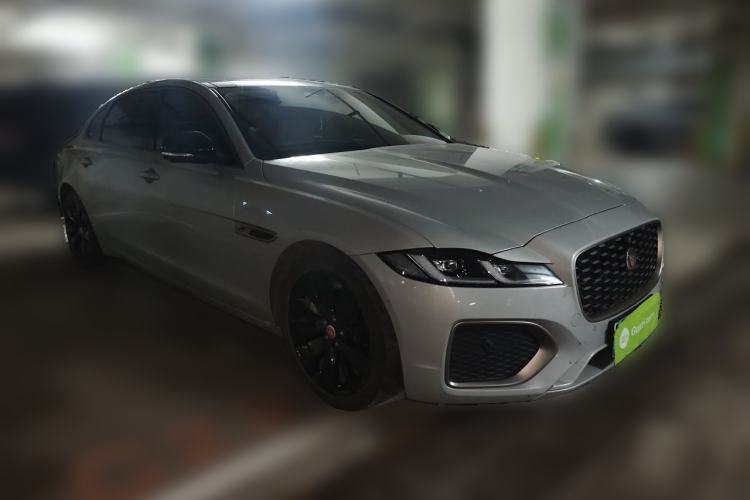 Used Jaguar XFL 2023 XFL 2.0T P250 Two-Wheel-Drive Prestige Luxury Gold Edition Front Right 45 Deg