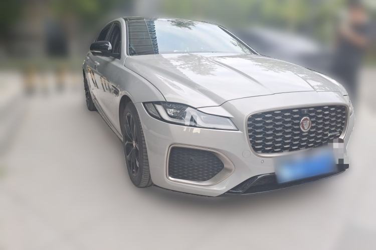 Used Jaguar XFL 2023 XFL 2.0T P250 Two-Wheel-Drive Elite Sport Gold Edition Front Right 45 Deg