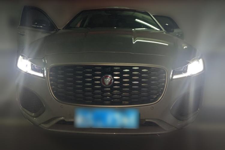 Used Jaguar XFL 2023 XFL 2.0T P250 Two-Wheel-Drive Prestige Luxury Gold Edition Front