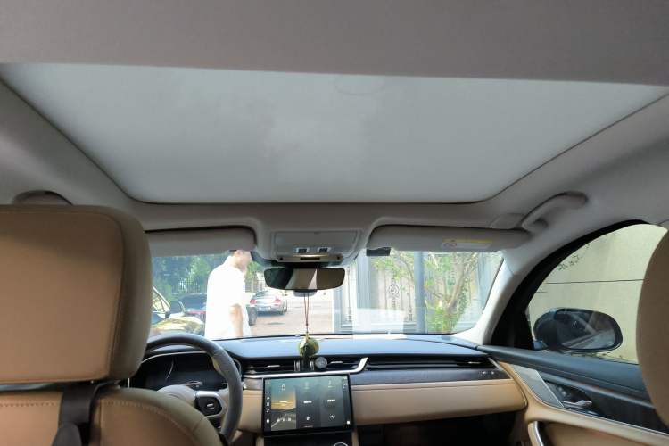 Used Jaguar XFL 2023 XFL 2.0T P250 Two-Wheel-Drive Prestige Luxury Gold Edition Headliner