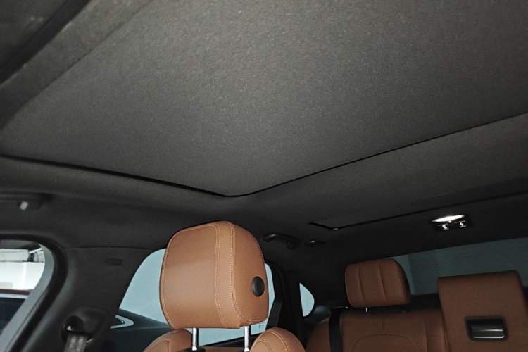 Used Jaguar XFL 2023 XFL 2.0T P250 Two-Wheel-Drive Elite Sport Gold Edition Headliner