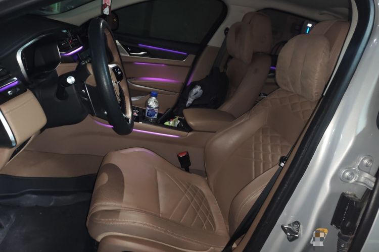 Used Jaguar XFL 2023 XFL 2.0T P250 Two-Wheel-Drive Prestige Luxury Gold Edition Left Front Seat
