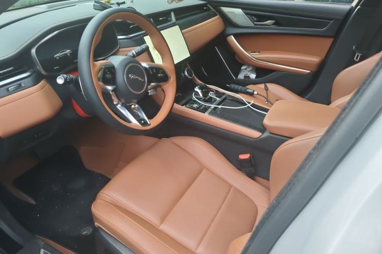 Used Jaguar XFL 2023 XFL 2.0T P250 Two-Wheel-Drive Elite Sport Gold Edition Left Front Seat