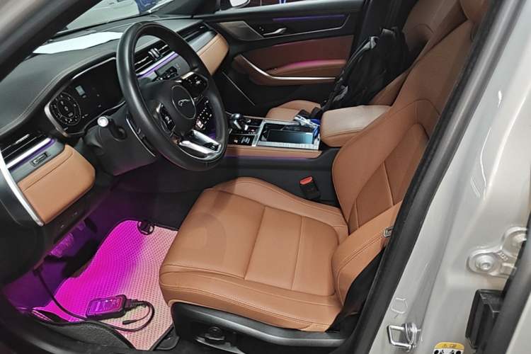Used Jaguar XFL 2023 XFL 2.0T P250 Two-Wheel-Drive Elite Sport Gold Edition Left Front Seat