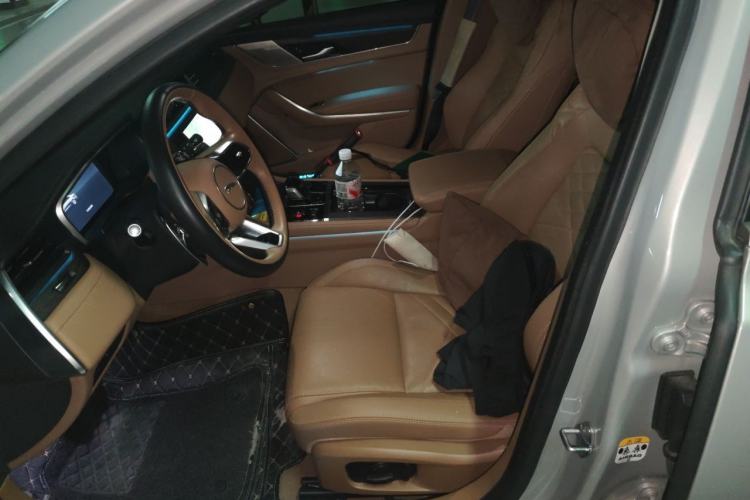 Used Jaguar XFL 2023 XFL 2.0T P250 Two-Wheel-Drive Prestige Luxury Gold Edition Left Front Seat