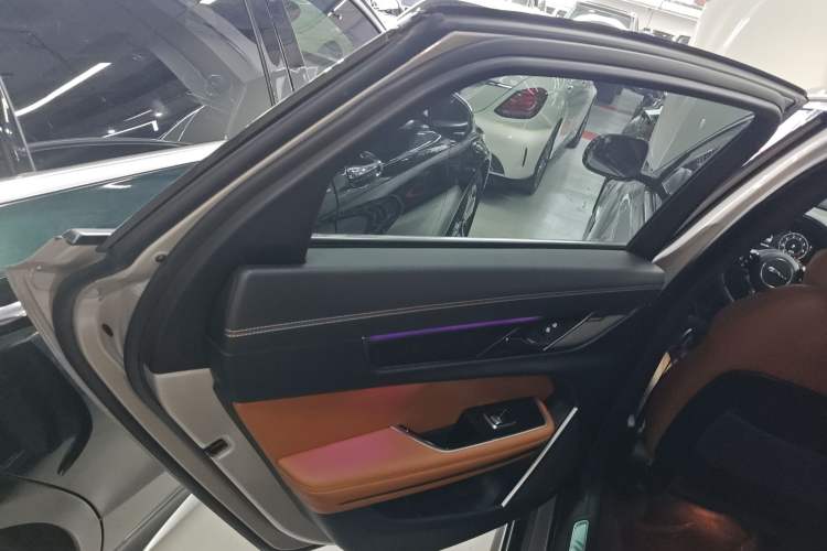 Used Jaguar XFL 2023 XFL 2.0T P250 Two-Wheel-Drive Elite Sport Edition Left Rear Door Interior
