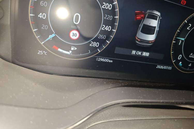 Used Jaguar XFL 2023 XFL 2.0T P250 Two-Wheel-Drive Elite Sport Edition Odometer Close Up