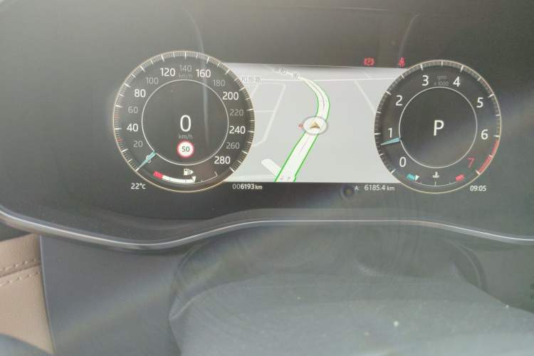Used Jaguar XFL 2023 XFL 2.0T P250 Two-Wheel-Drive Prestige Luxury Gold Edition Odometer Close Up