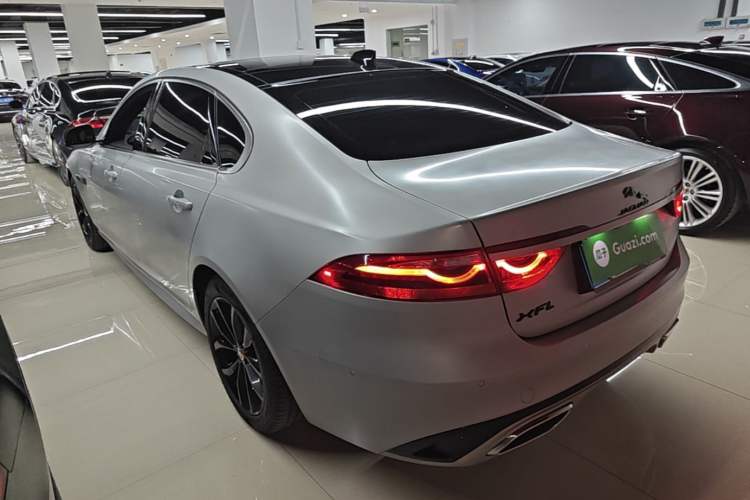 Used Jaguar XFL 2023 XFL 2.0T P250 Two-Wheel-Drive Elite Sport Gold Edition Rear Left 45 Deg