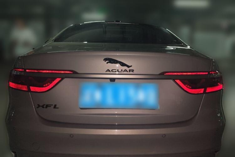 Used Jaguar XFL 2023 XFL 2.0T P250 Two-Wheel-Drive Prestige Luxury Gold Edition Rear