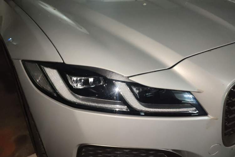 Used Jaguar XFL 2023 XFL 2.0T P250 Two-Wheel-Drive Prestige Luxury Gold Edition Right Front Headlight