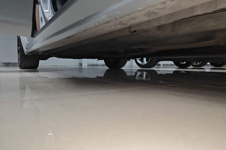 Used Jaguar XFL 2023 XFL 2.0T P250 Two-Wheel-Drive Elite Sport Gold Edition Right Side Sill