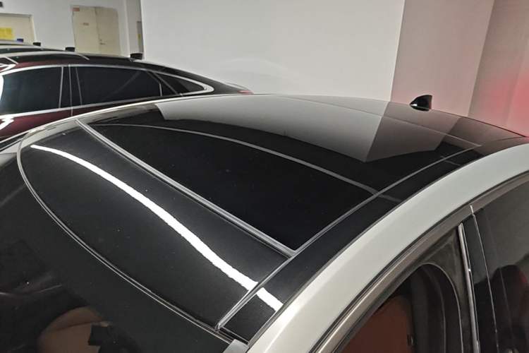 Used Jaguar XFL 2023 XFL 2.0T P250 Two-Wheel-Drive Elite Sport Gold Edition Roof