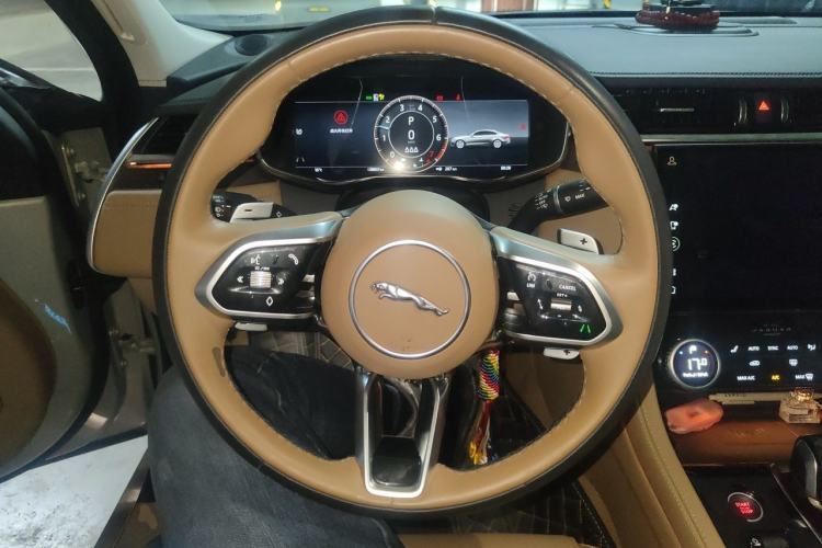 Used Jaguar XFL 2023 XFL 2.0T P250 Two-Wheel-Drive Luxury Deluxe Edition Steering Wheel