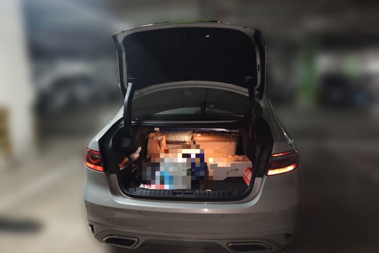 Used Jaguar XFL 2023 XFL 2.0T P250 Two-Wheel-Drive Prestige Luxury Gold Edition Trunk
