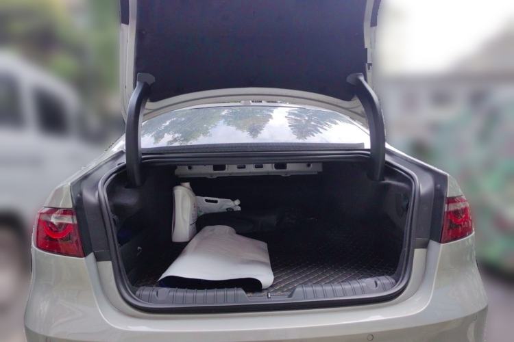 Used Jaguar XFL 2023 XFL 2.0T P250 Two-Wheel-Drive Elite Sport Edition Trunk