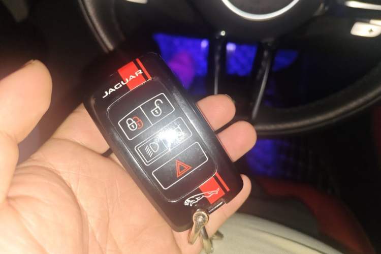 Used Jaguar XFL 2023 XFL 2.0T P250 Two-Wheel-Drive Elite Sport Edition Vehicle Key