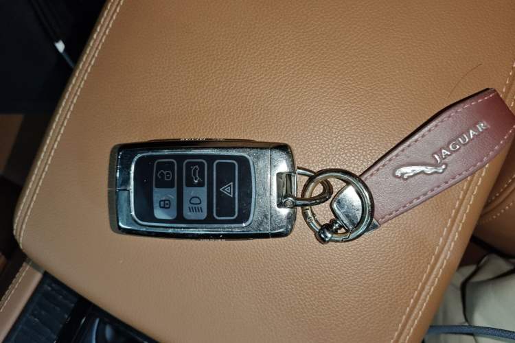 Used Jaguar XFL 2023 XFL 2.0T P250 Two-Wheel-Drive Elite Sport Edition Vehicle Key