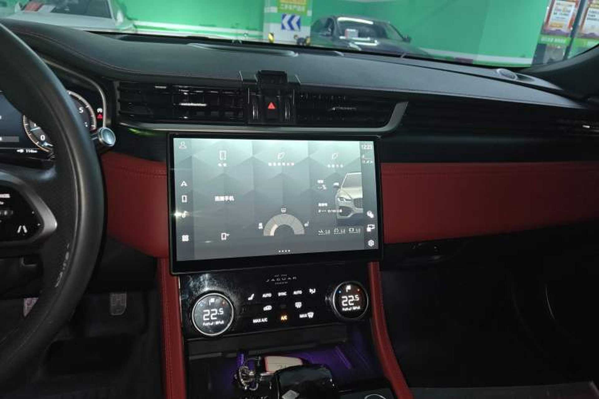 Used Jaguar XFL 2023 XFL 2.0T P250 Two-Wheel-Drive Elite Sport Edition Audio And AC Panel