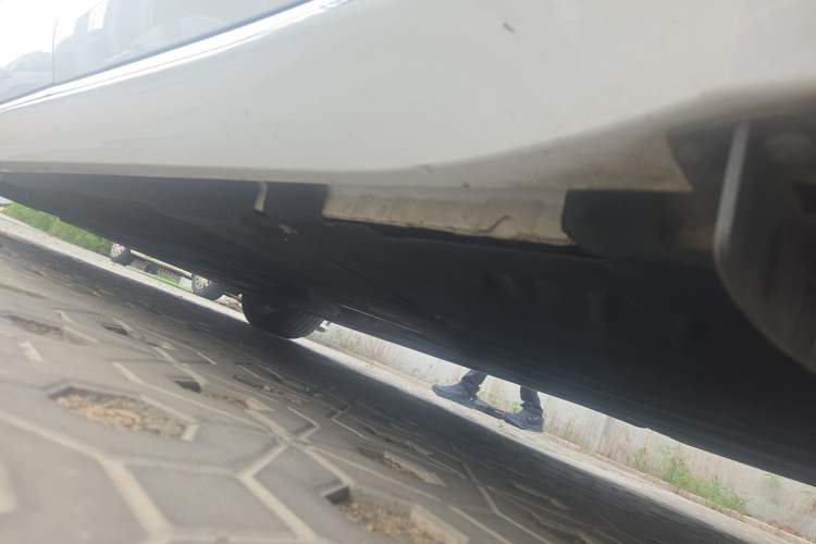 Used Jaguar XFL 2023 XFL 2.0T P250 Two-Wheel-Drive Elite Sport Edition Chassis Rear Left