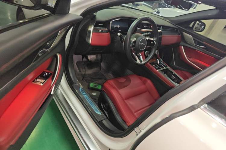 Used Jaguar XFL 2023 XFL 2.0T P250 Two-Wheel-Drive Elite Sport Edition Driver Seat