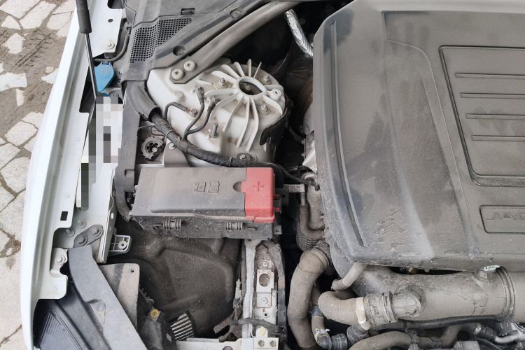 Used Jaguar XFL 2023 XFL 2.0T P250 Two-Wheel-Drive Elite Sport Edition Engine Bay Right