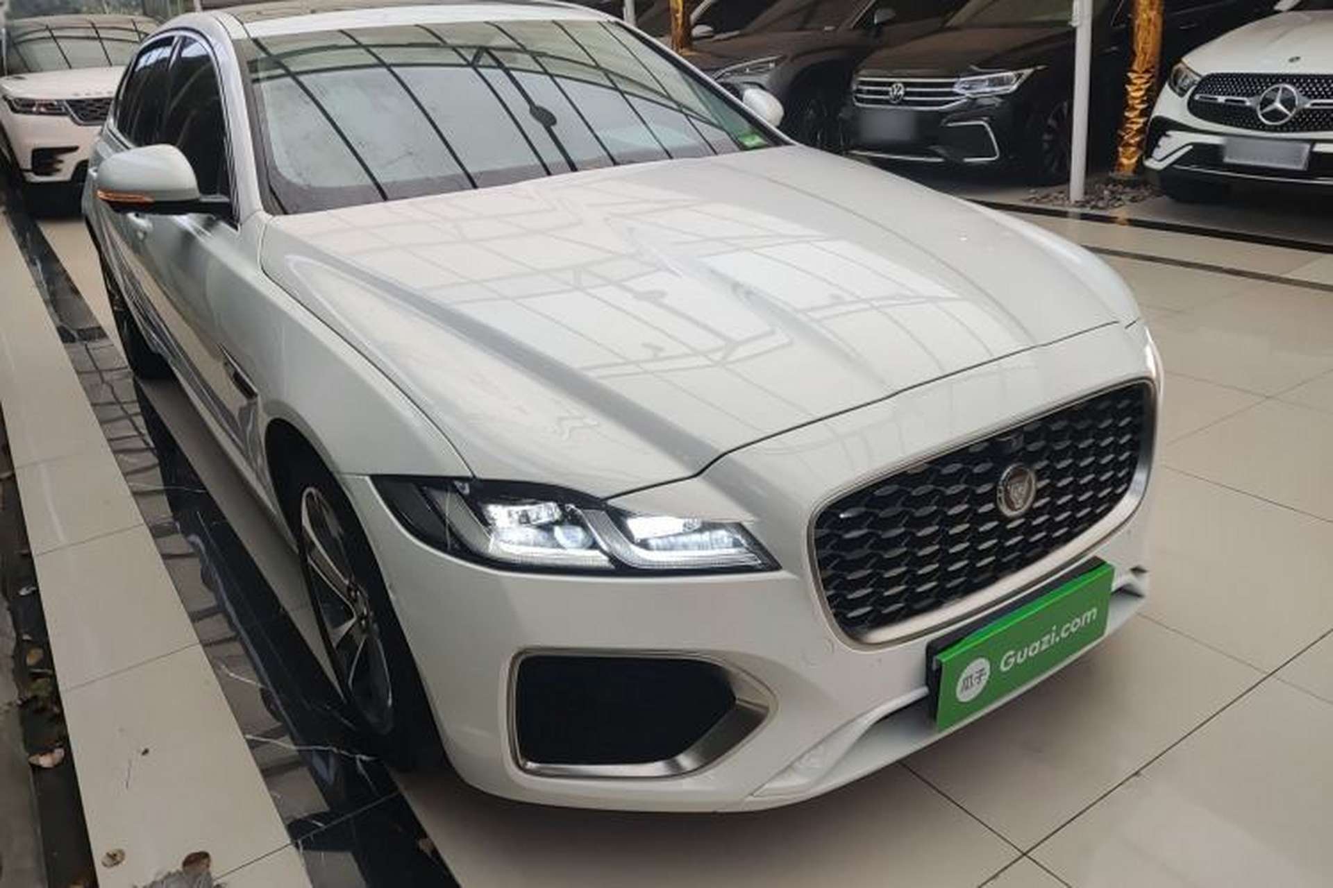 Used Jaguar XFL 2023 XFL 2.0T P200 Two-Wheel-Drive Elite Luxury Edition Exterior 2