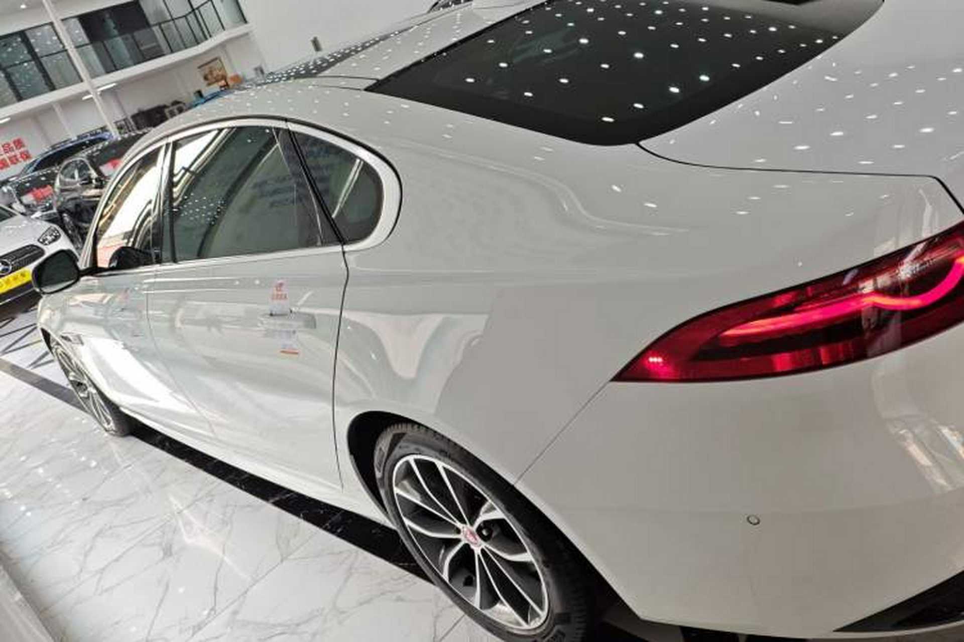 Used Jaguar XFL 2023 XFL 2.0T P250 Two-Wheel-Drive Elite Sport Gold Edition Exterior 3