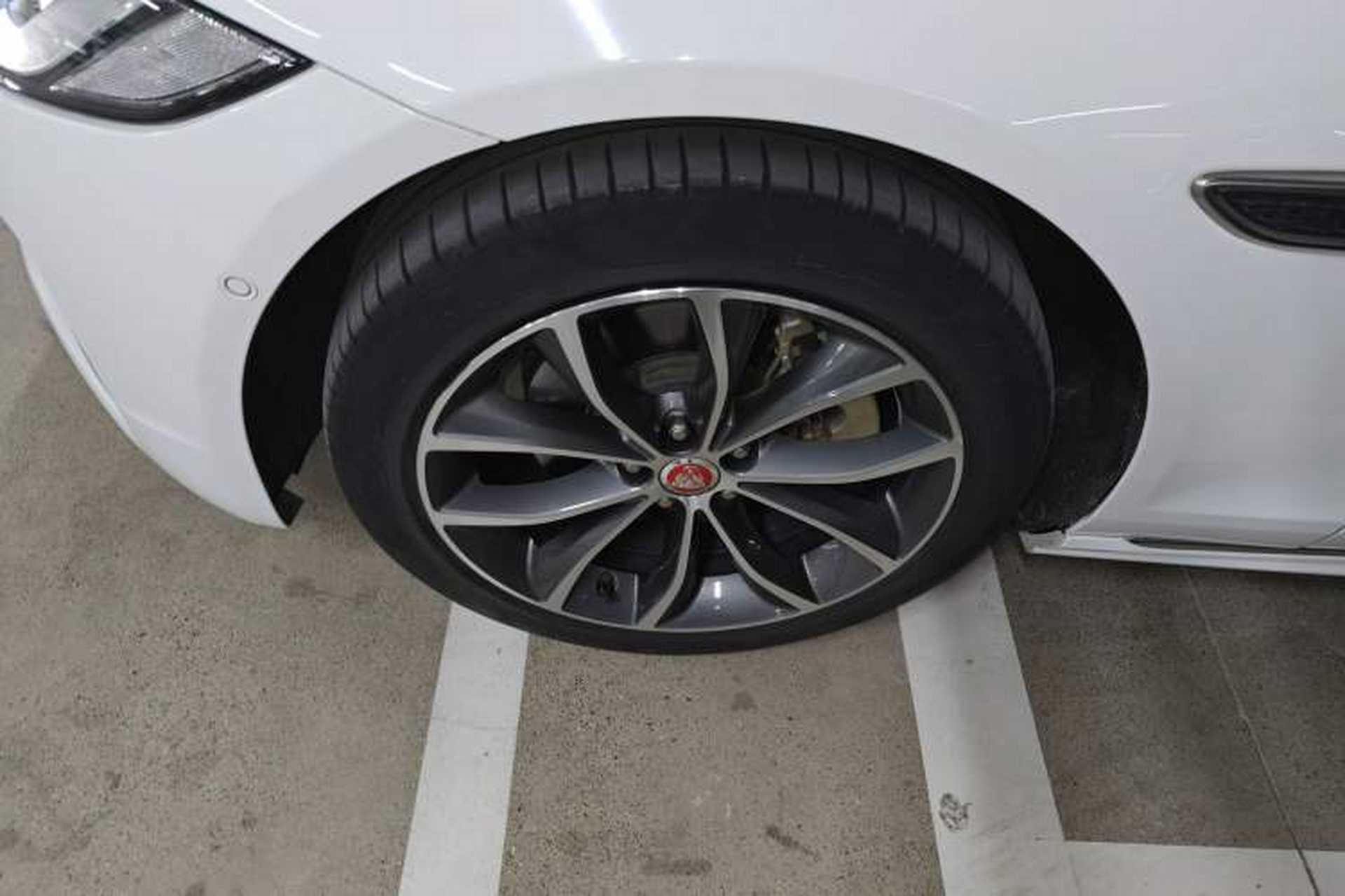 Used Jaguar XFL 2023 XFL 2.0T P250 Two-Wheel-Drive Elite Sport Edition Exterior 4