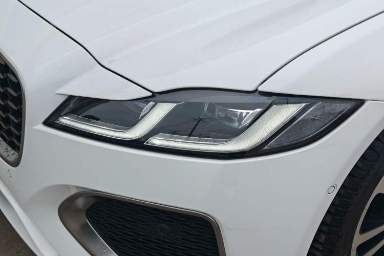 Used Jaguar XFL 2023 XFL 2.0T P250 Two-Wheel-Drive Luxury Deluxe Edition Exterior 4