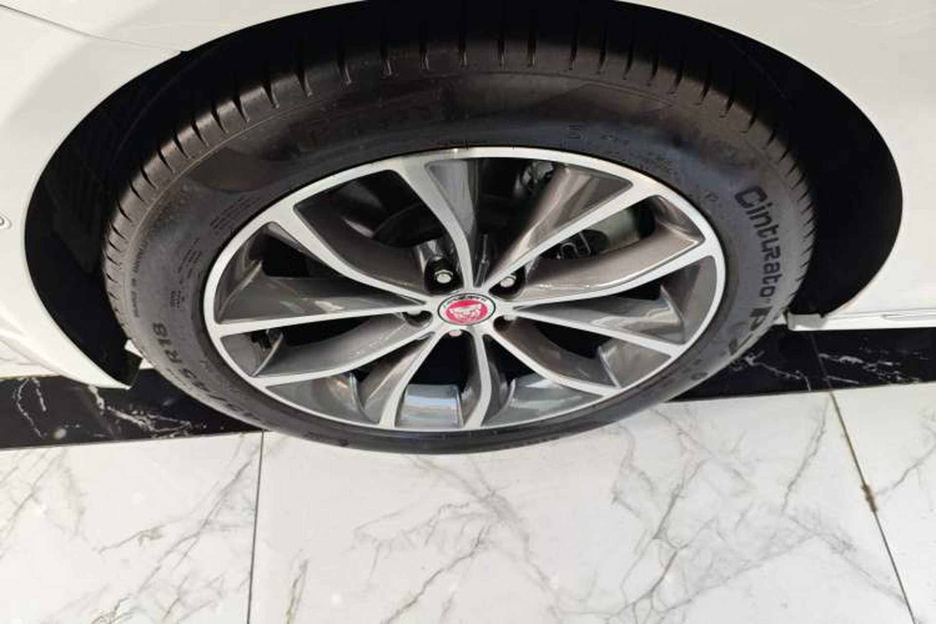 Used Jaguar XFL 2023 XFL 2.0T P250 Two-Wheel-Drive Elite Sport Gold Edition Exterior 7