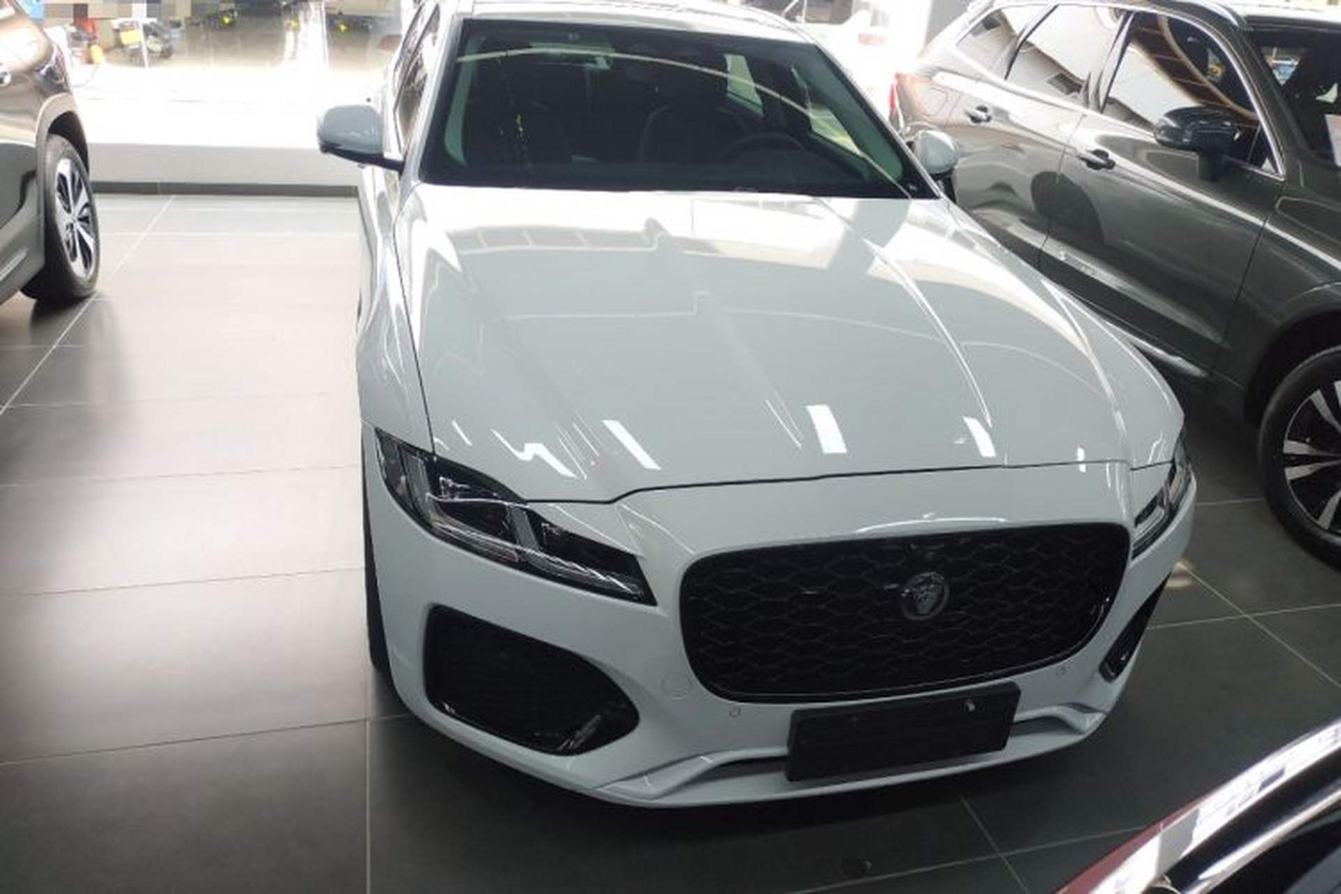 Used Jaguar XFL 2023 XFL 2.0T P200 Two-Wheel-Drive Elite Luxury Edition Front