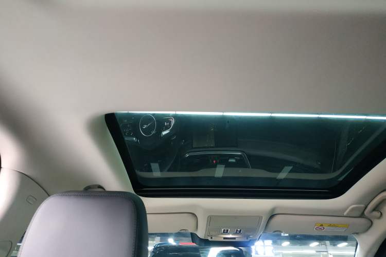 Used Jaguar XFL 2023 XFL 2.0T P200 Two-Wheel-Drive Elite Luxury Edition Headliner