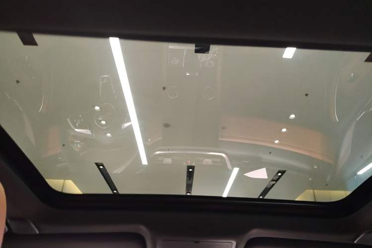 Used Jaguar XFL 2023 XFL 2.0T P250 Two-Wheel-Drive Elite Sport Edition Headliner