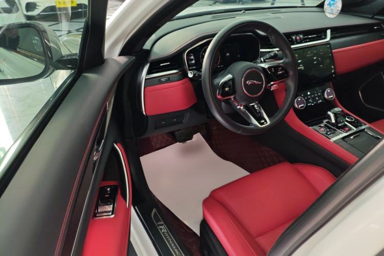 Used Jaguar XFL 2023 XFL 2.0T P250 Two-Wheel-Drive Elite Sport Gold Edition Interior 3
