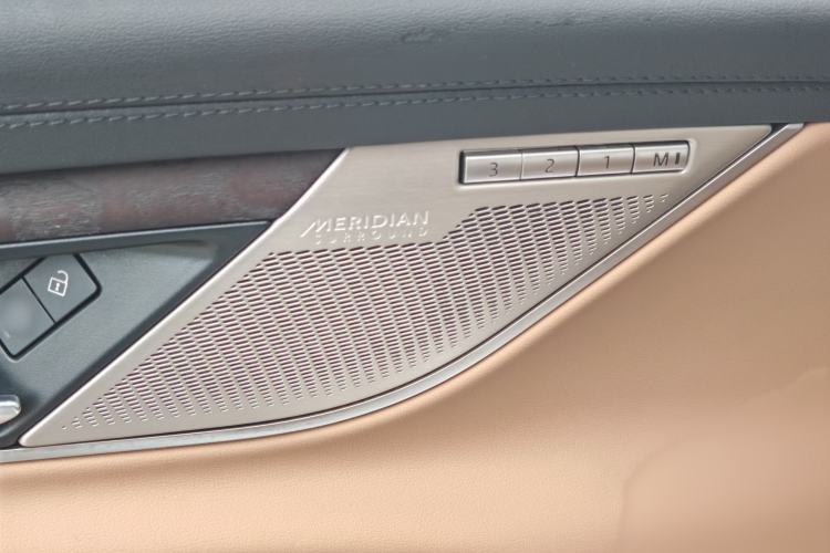 Used Jaguar XFL 2023 XFL 2.0T P250 Two-Wheel-Drive Luxury Deluxe Edition Interior 7