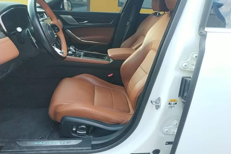 Used Jaguar XFL 2023 XFL 2.0T P300 Four-Wheel-Drive Flagship Sport Edition Left Front Seat