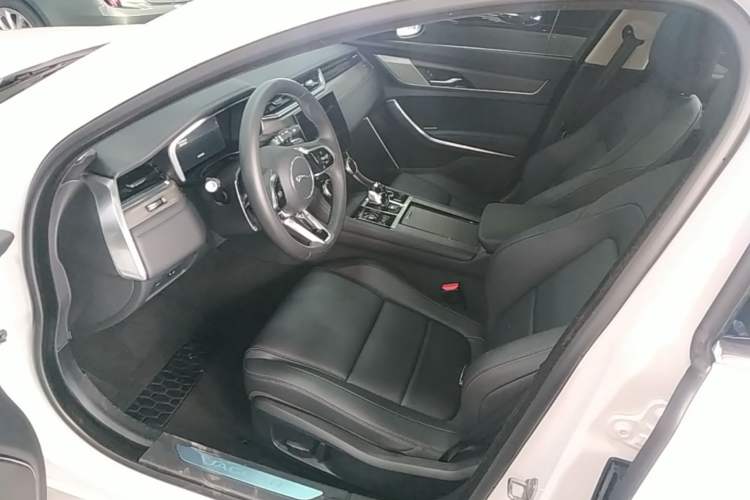 Used Jaguar XFL 2023 XFL 2.0T P200 Two-Wheel-Drive Elite Luxury Edition Left Front Seat