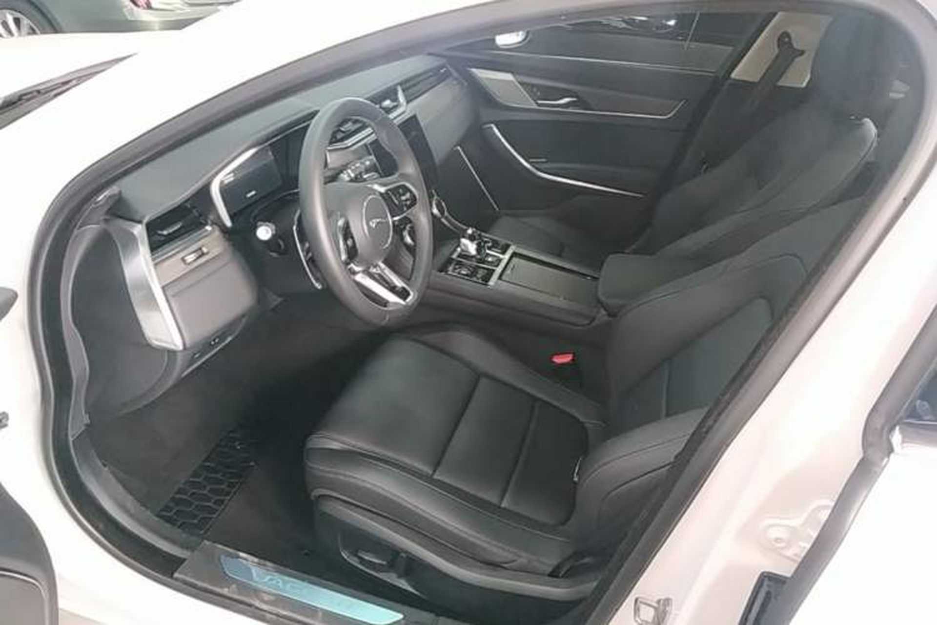 Used Jaguar XFL 2023 XFL 2.0T P200 Two-Wheel-Drive Elite Luxury Edition Left Front Seat