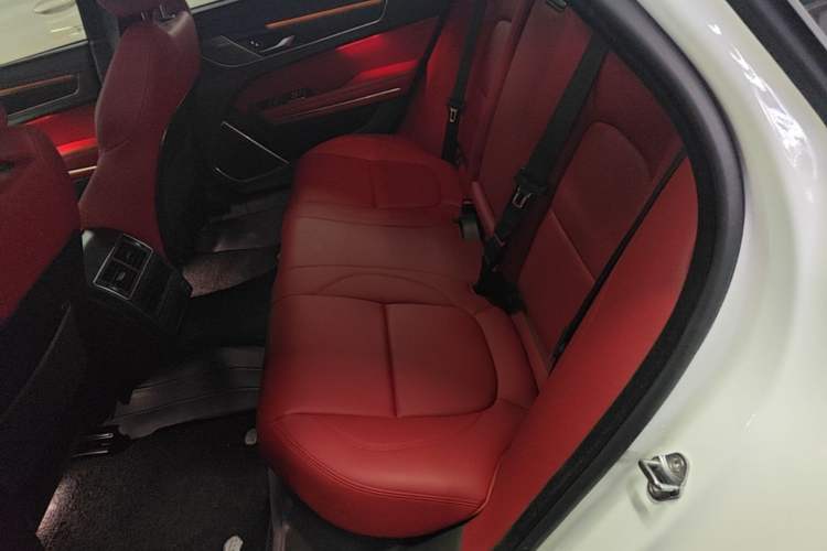 Used Jaguar XFL 2023 XFL 2.0T P250 Two-Wheel-Drive Elite Sport Edition Left Rear Seat