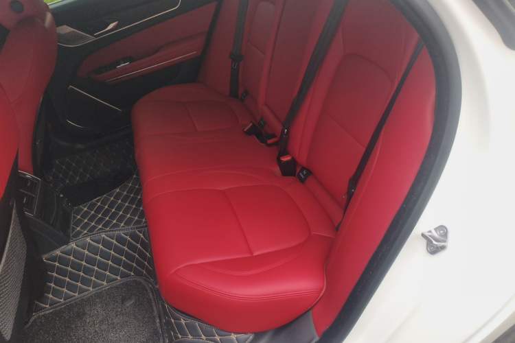Used Jaguar XFL 2023 XFL 2.0T P250 Two-Wheel-Drive Elite Sport Edition Left Rear Seat