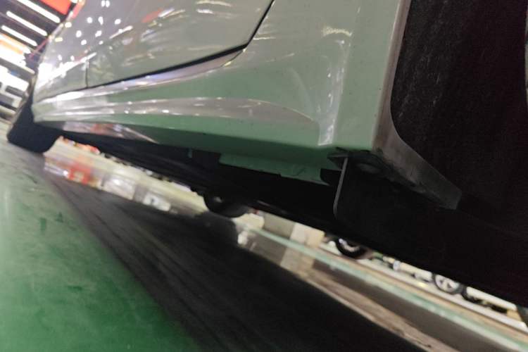 Used Jaguar XFL 2023 XFL 2.0T P250 Two-Wheel-Drive Elite Sport Edition Left Side Sill
