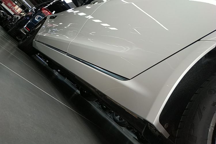 Used Jaguar XFL 2023 XFL 2.0T P200 Two-Wheel-Drive Elite Luxury Edition Left Side Sill