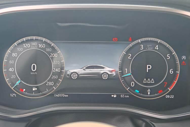 Used Jaguar XFL 2023 XFL 2.0T P250 Two-Wheel-Drive Luxury Deluxe Edition Odometer Close Up